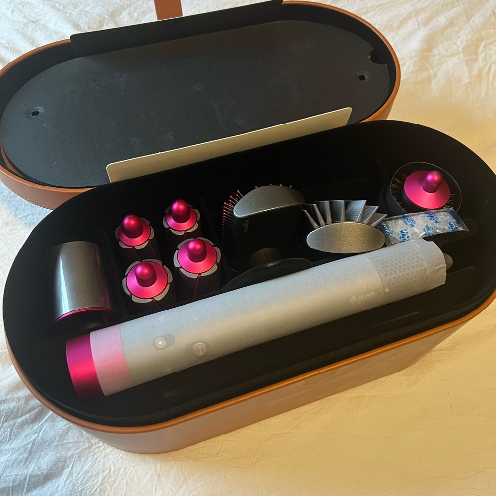 NIB DYSON airwrap